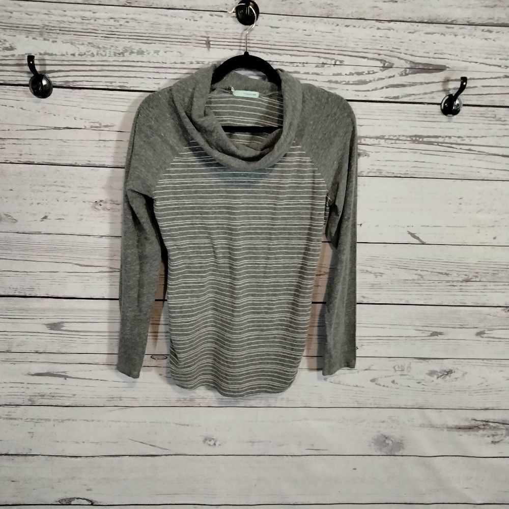 "Maunces" woman's turtle neck  shirt